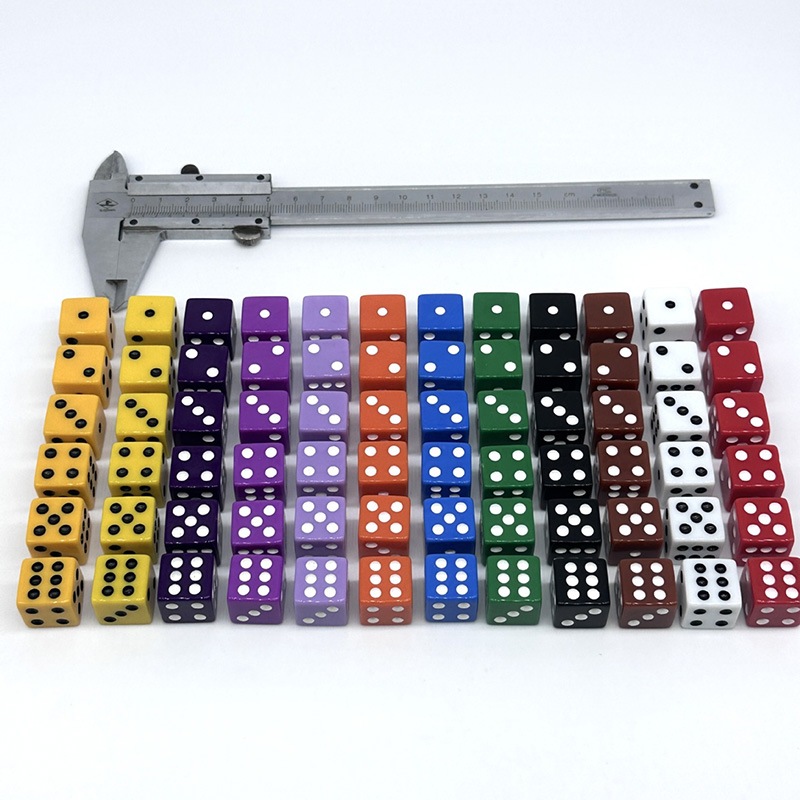 Two Dices With Drawstring Pouch