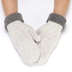 Bicolor Knitted Mitten view 3
